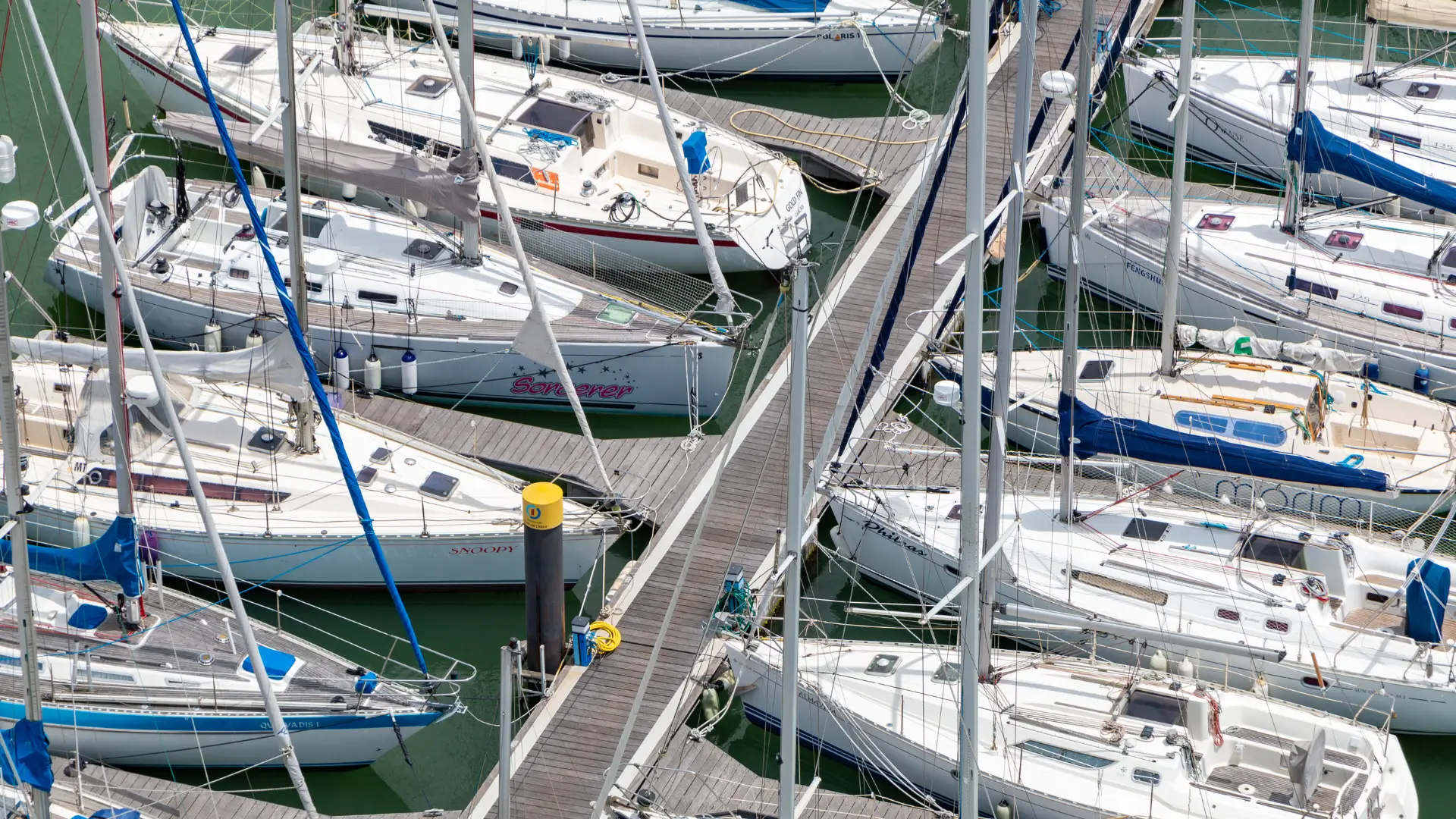 Gestion des accès port et marina — anneaux et accès portuaires automatisés